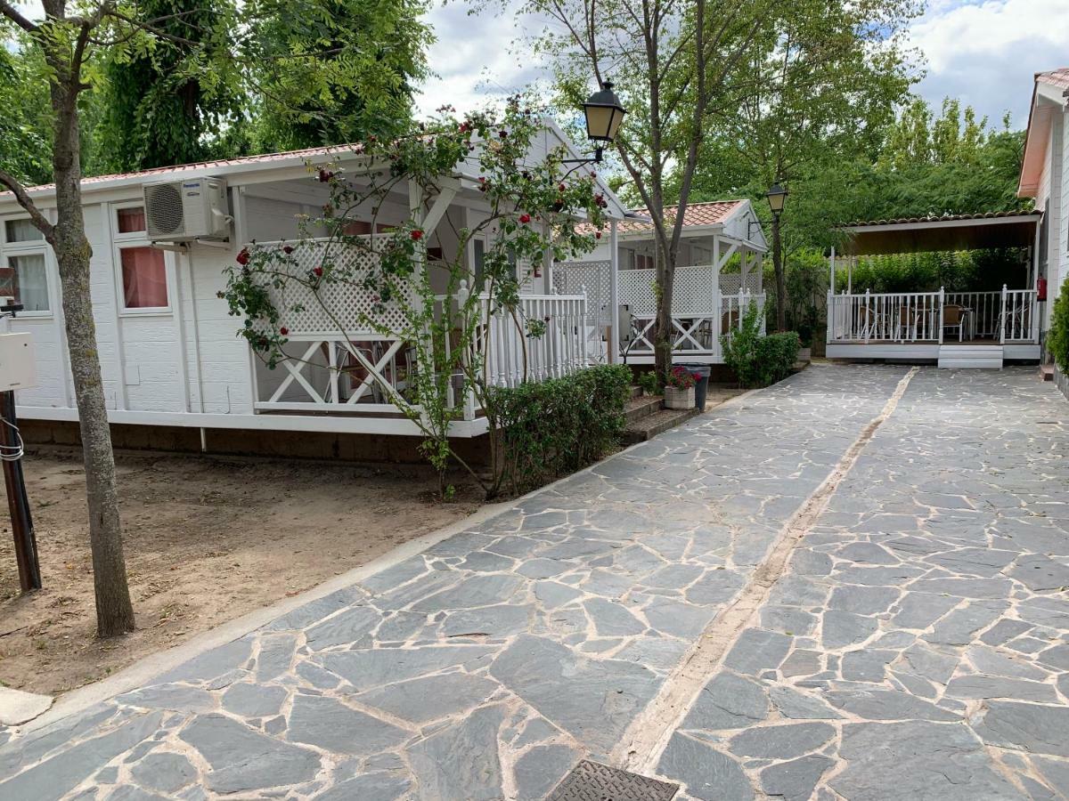 Bungalows & Albergue La Playa Logrono Exterior photo